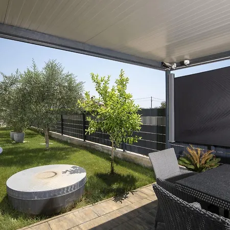 דירה Dorota With Private Pool Near Fazana *